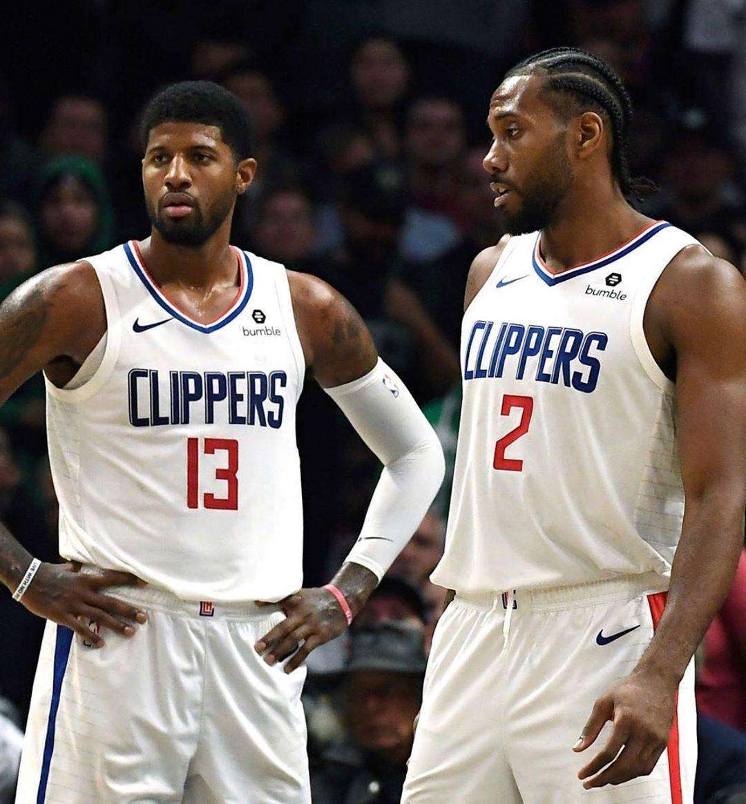 杰伦·约翰逊半场三双创纪录，成道格·里弗斯后首人（杰伦·约翰逊半场砍下三双刷新纪录，成为里弗斯以来第一人）