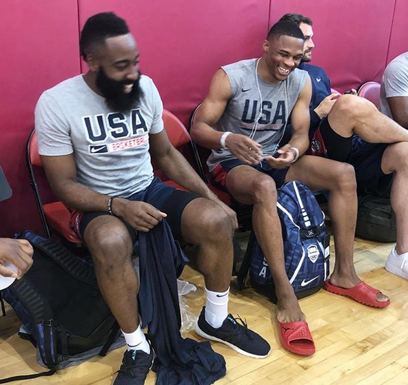 看国米的球也就从11／12赛季开始，最开始一直用...（自11／12赛季才入坑国米，起初一直用...）