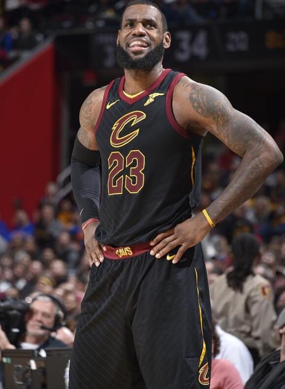 NBA杯半场：布伦森26分，猛龙次节早早祭出“砍人”战术半场52-69落后尼克斯（季中锦标赛半场：布伦森轰下26分，猛龙次节上“砍人”仍以52-69落后尼克斯）