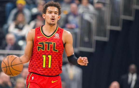 这队的传球流动太迷人（这支球队的传球流畅得令人着迷）