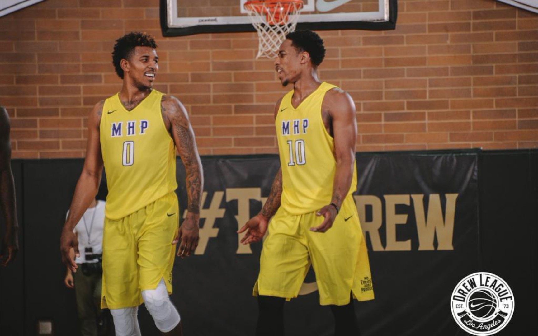 埃弗拉：希望英格兰球迷别再唱足球要回家了，感觉像是诅咒（埃弗拉建议英格兰球迷别唱“足球要回家”，称这像是一种诅咒）